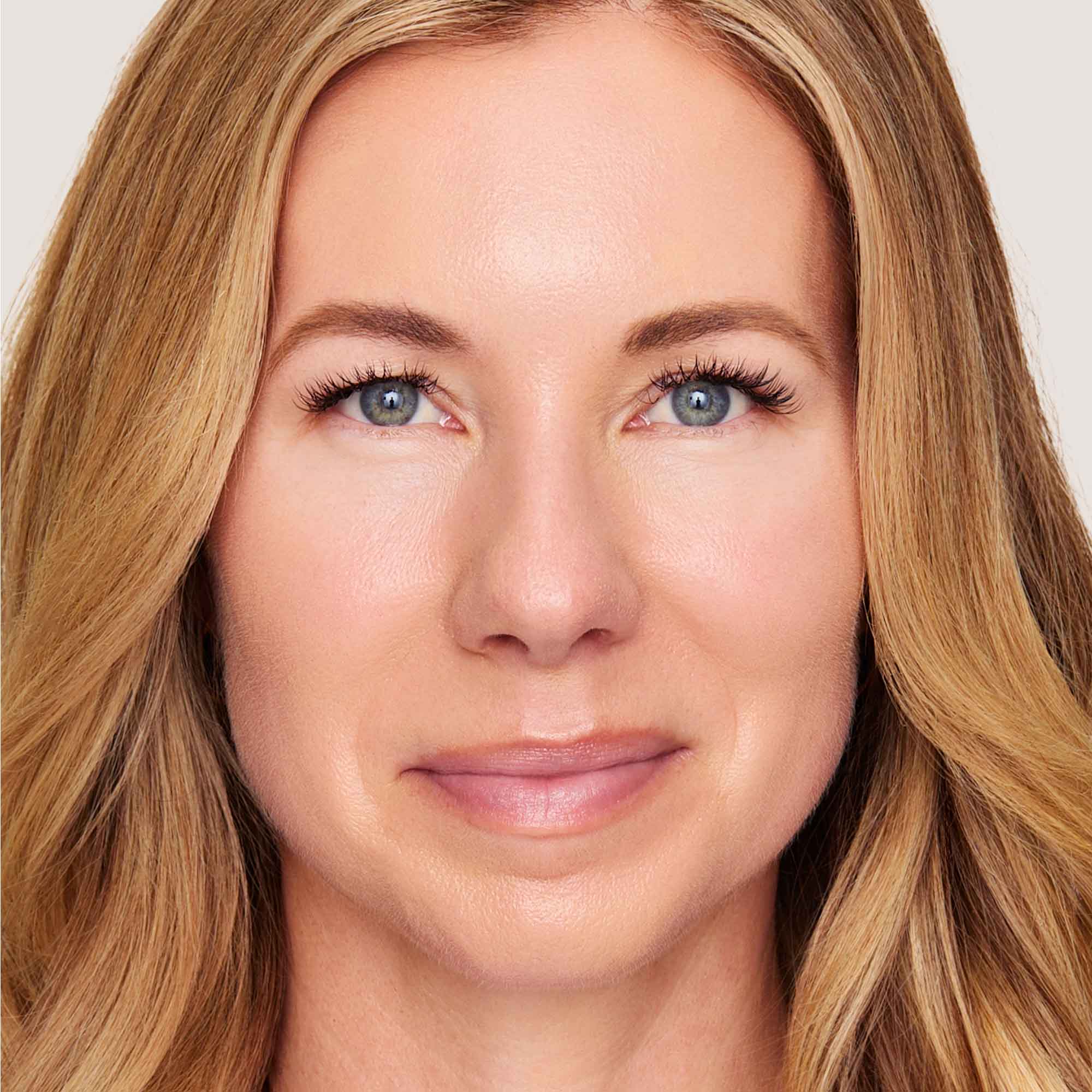 No Makeup Makeup® Foundation + Brush Duo - Light Medium - Image 8