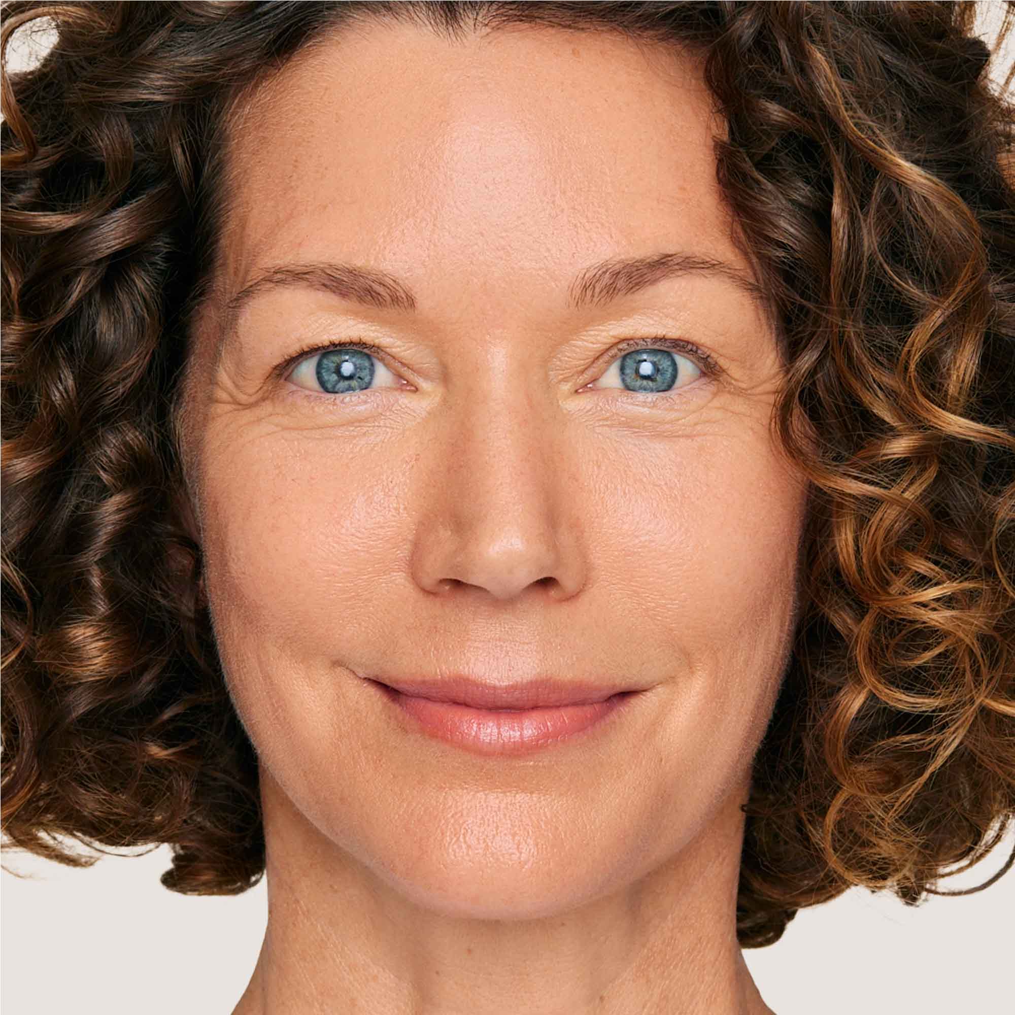 No Makeup Makeup® Foundation - Medium - Image 5